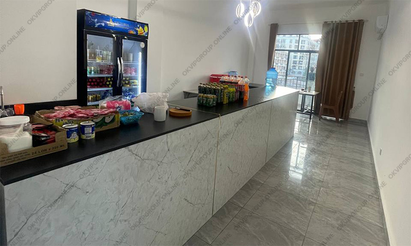 Quầy bar để nhân viên lấy nước trước mỗi ca làm việc