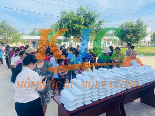 bửa ăn không đồng